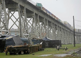 Strong-winds-knocked-over-some-train-cars-in-Jefferson-Parish-326x235.jpg
