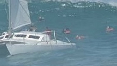 catamaran-rescue-haleiwa-giant-wave.jpg