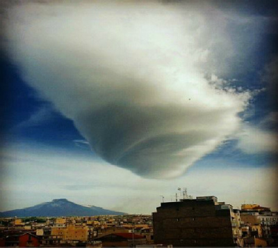 lenticular-clouds-etna-1.jpg