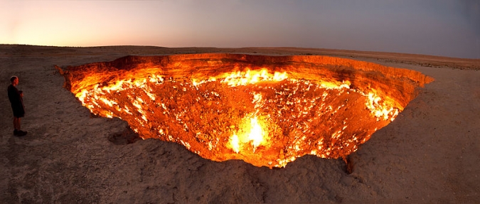 800px-Darvasa_gas_crater_panorama.jpg